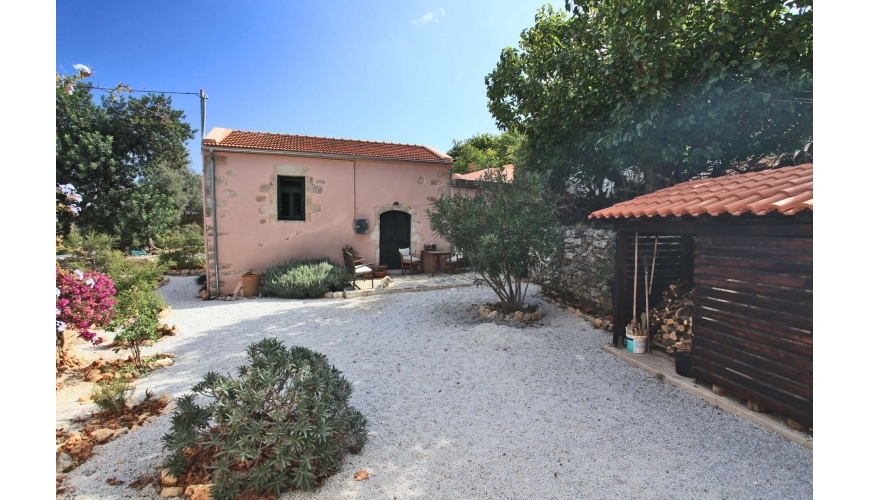 DC-1082 Lovely Renovation in Sellia €259,000